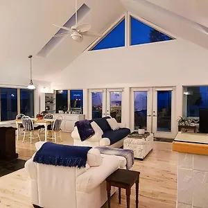 The White House , Sechelt Canada