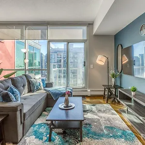 Cozy 2br With King Bed And Views , Calgary Canada