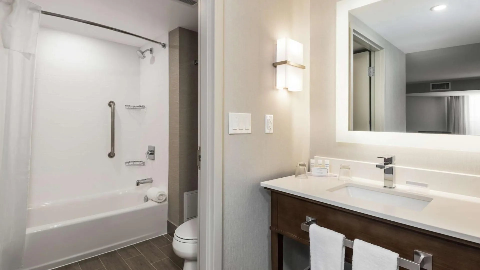 Homewood Suites By Hilton Ottawa Downtown Hotel